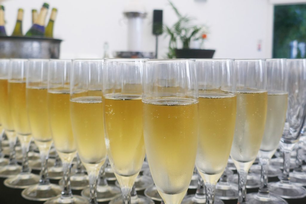 champagne et fête d'anniversaire au petit plessis à nantes